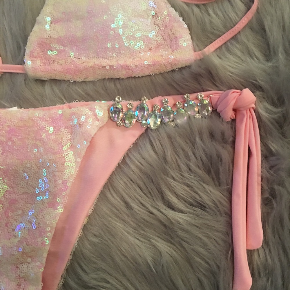 HOST PICK💕POWDER PINK SEQUIN AND JEWELED BIKINI - Picture 6 of 8